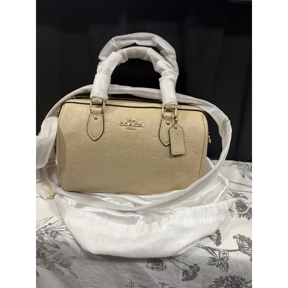 B16-001 NWT Coach Oat Signature Pebbled Leather Medium Rowan